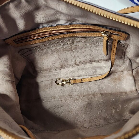 Michael Kors Women's Crossbody Jet Set Chain Link Leather Purse - Picture 4 of 11